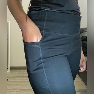 Athletic women leggings XL with pockets on the side